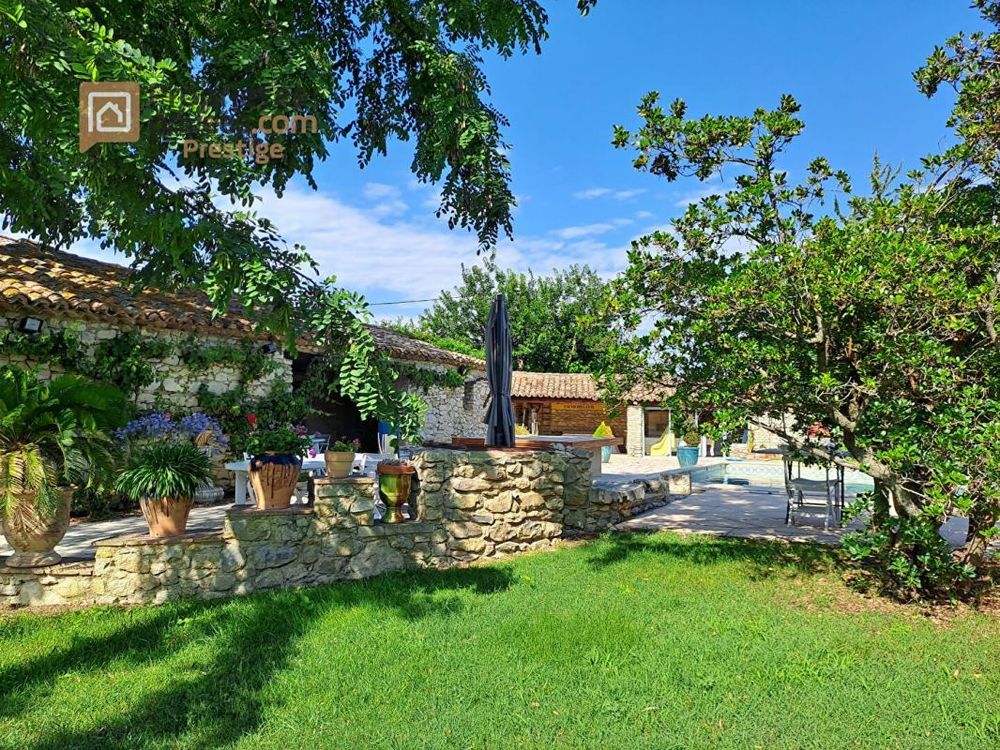 � vendre  Propri�t�/ch�teau Uz�s (30700)