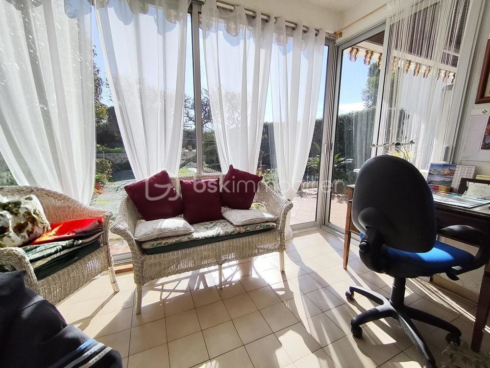 � vendre  Villa Saint-Laurent-du-Var (06700)