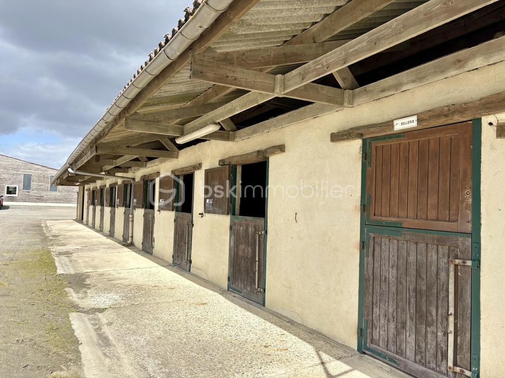 � vendre  Propri�t�/ch�teau Erquery (60600)