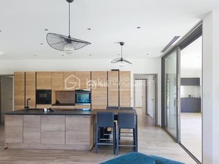  Maison � vendre 7 pi�ces 220 m�