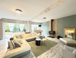  Maison � vendre 8 pi�ces 335 m�