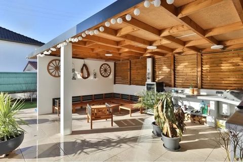   �l�gance contemporaine aux portes de la Suisse � Maison d'architecte de 348 m� avec piscine et pool house, cuisine ext�rieure Maison - 11 pi�ce(s) - 348 m�