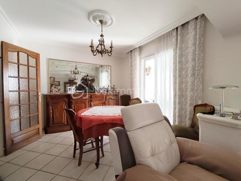 � vendre  Villa Saint-Laurent-du-Var (06700)