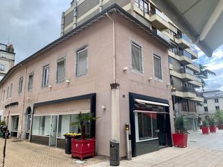  Immeuble � vendre 14 pi�ces 300 m�