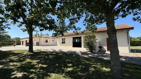   Superbe propri�t� de 2 logements avec ses annexes, sur 5000m� dont 1000m� constructible Propri�t�/ch�teau - 7 pi�ce(s) - 151 m�