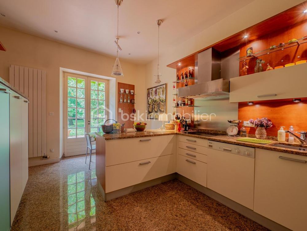 � vendre  Propri�t�/ch�teau Maillot (89100)