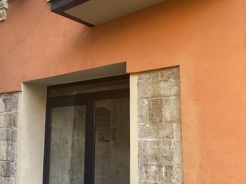 murs commerciaux 42 m2 libre &agrave; vendre centre historique  GRASSE (06) 102000 06130 Grasse