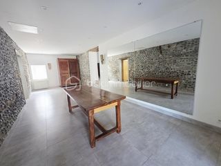  Propri�t�/ch�teau � vendre 7 pi�ces 261 m�