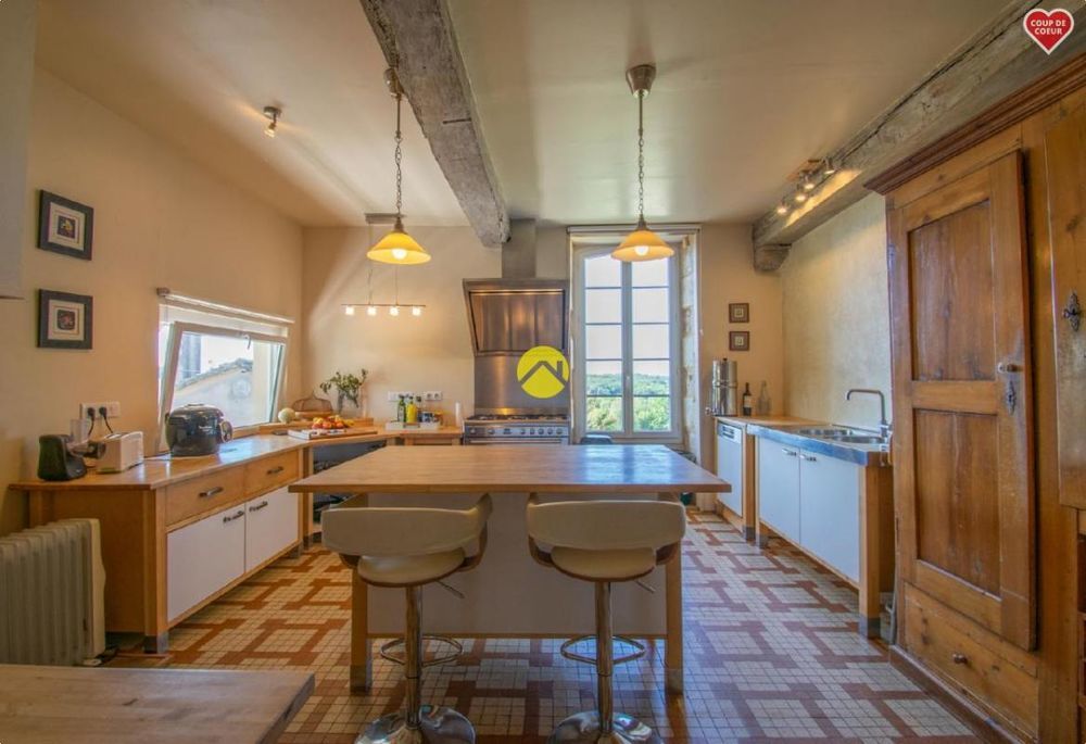 � vendre  Propri�t�/ch�teau Beaumont-du-P�rigord (24440)