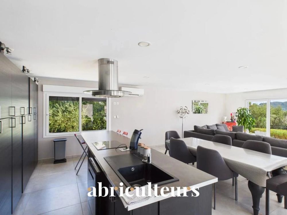 � vendre  Maison Bagnols-en-For�t (83600)