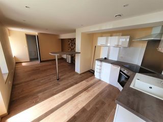  Immeuble � vendre 9 pi�ces 305 m�