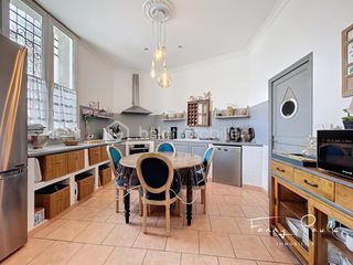  Propri�t�/ch�teau � vendre 8 pi�ces 270 m�