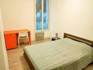  Immeuble � vendre 15 + pi�ces 300 m�