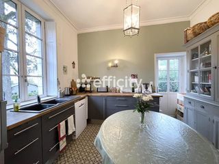  Propri�t�/ch�teau � vendre 11 pi�ces 255 m�