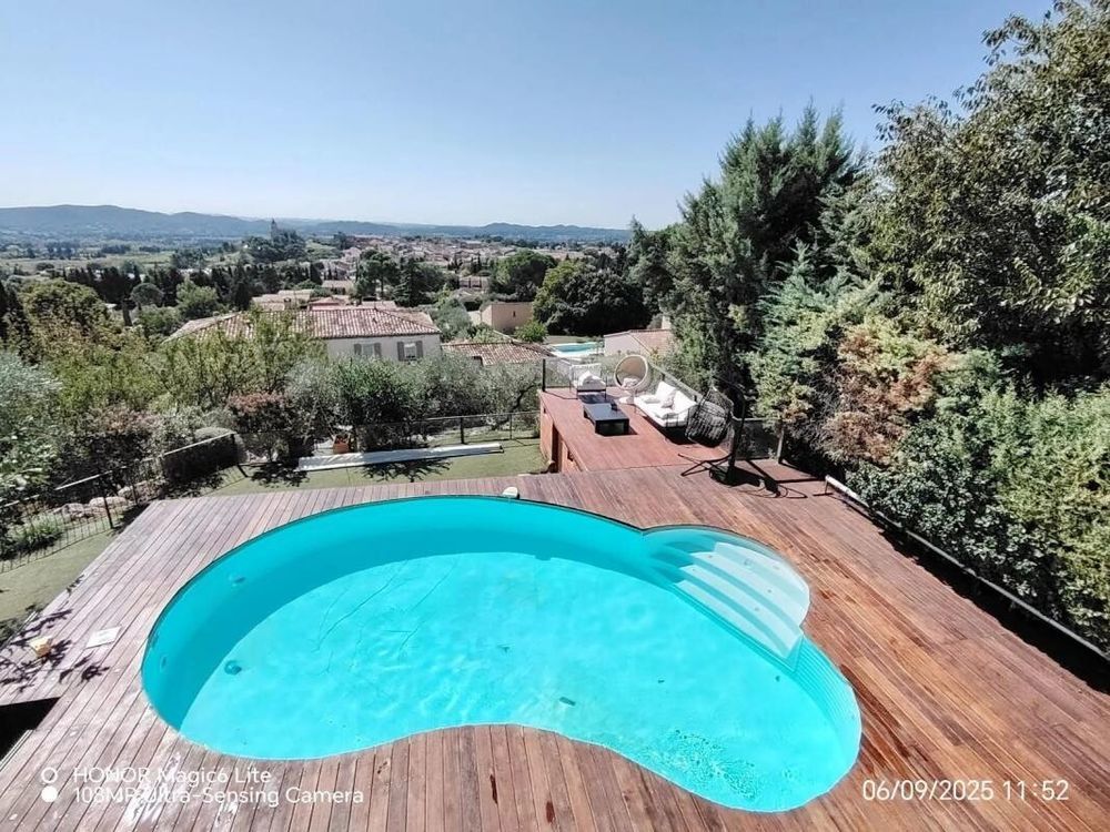 � vendre  Villa Rochefort-du-Gard (30650)