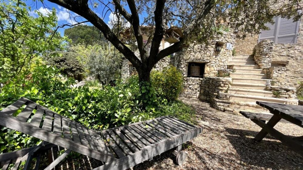 � vendre  Villa Venasque (84210)