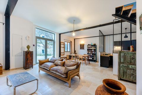   Lieu de vie insolite r�nov� au coeur d'un Prieur� du XI si�cle Maison - 4 pi�ce(s) - 108 m�