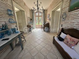  Propri�t�/ch�teau � vendre 8 pi�ces 597 m�