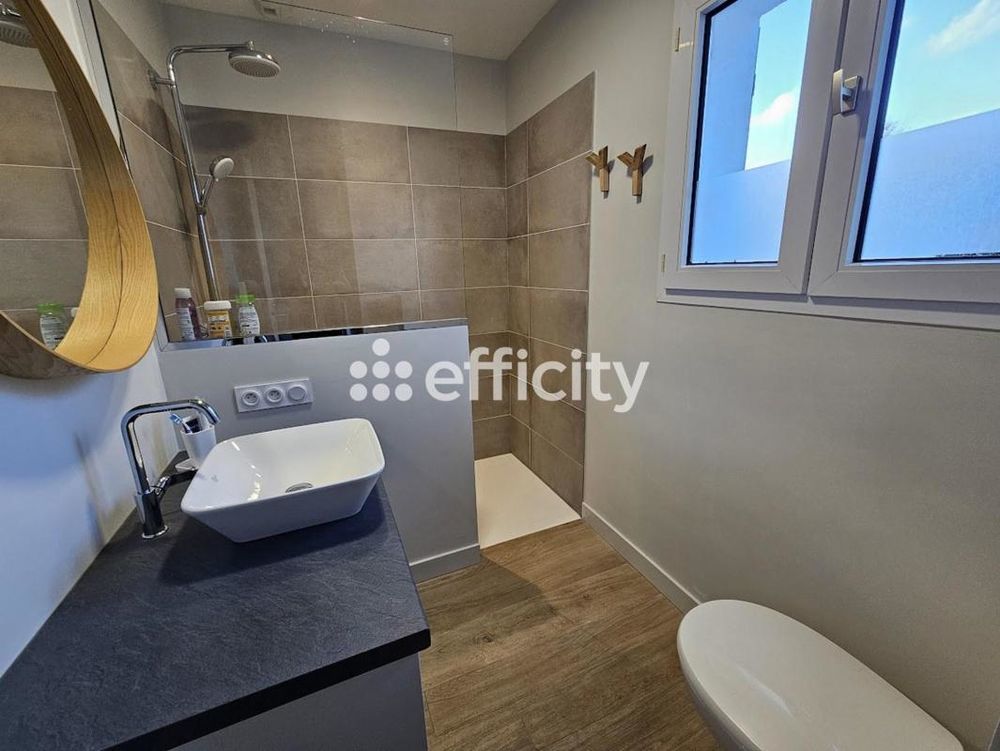 � vendre  Maison Saint-Martin-de-R� (17410)