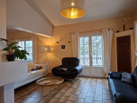   A vendre: Maison familiale 220m� avec d�pendance � Aiglun (04) Maison - 6 pi�ce(s) - 220 m�