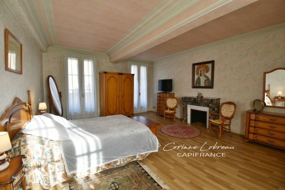 � vendre  Propri�t�/ch�teau La Roche-Vineuse (71960)