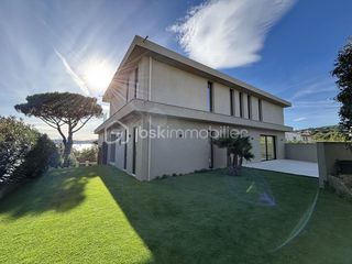  Maison � vendre 5 pi�ces 262 m�