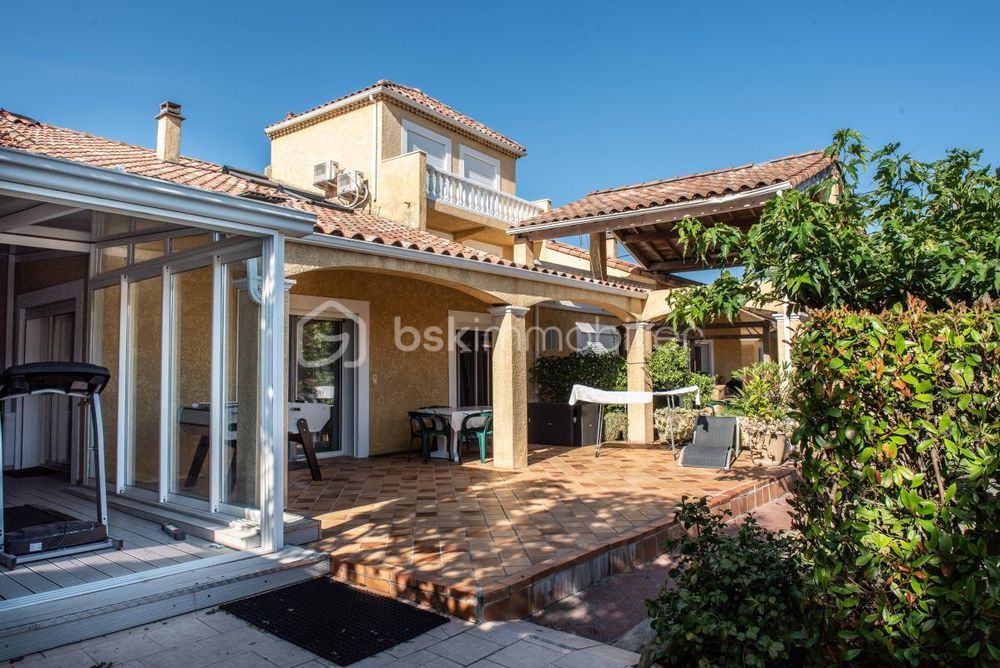 � vendre  Villa Villeneuve-de-Berg (07170)