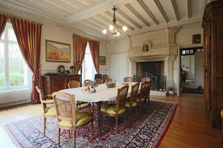  Propri�t�/ch�teau � vendre 13 pi�ces 700 m�