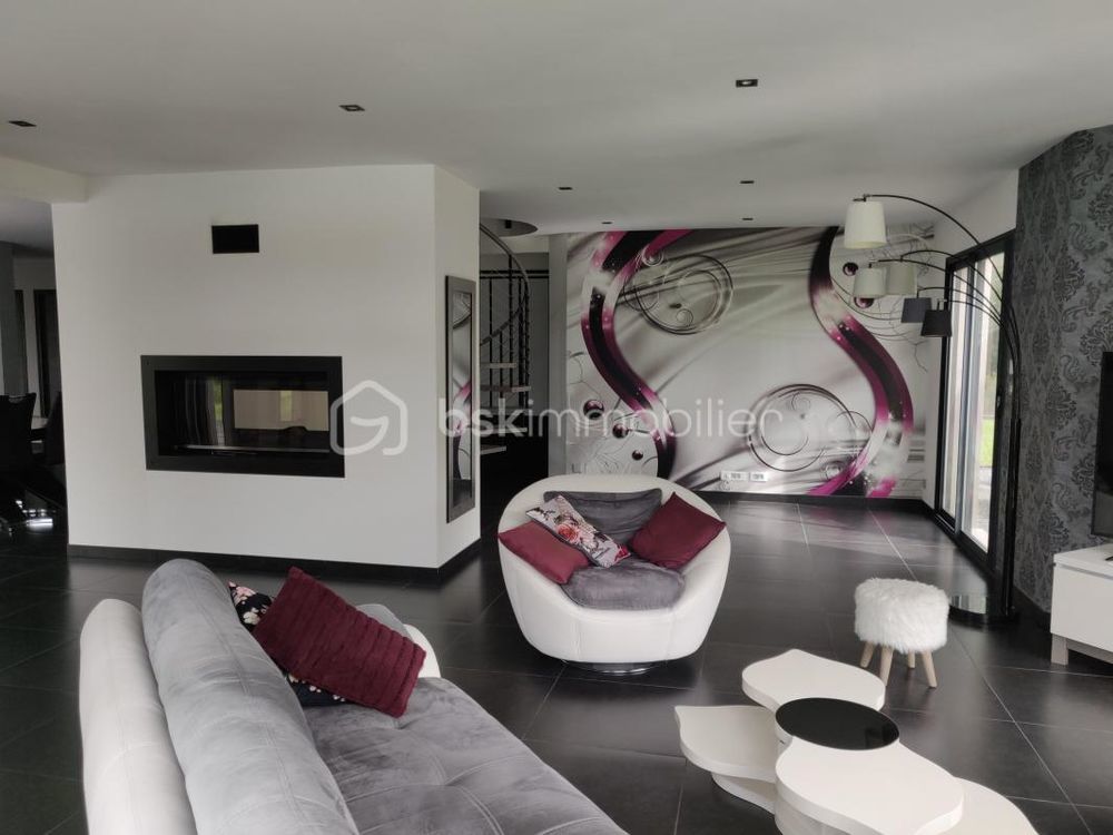 � vendre  Propri�t�/ch�teau Livarot (14140)