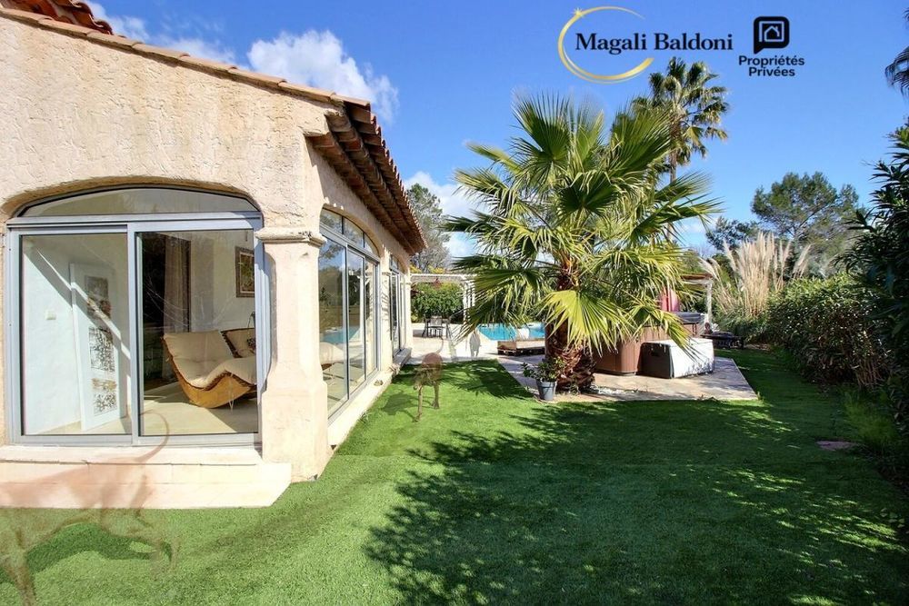 � vendre  Villa Roquebrune-sur-Argens (83520)