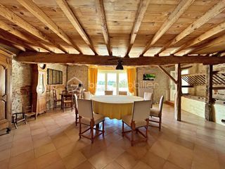  Propri�t�/ch�teau � vendre 7 pi�ces 280 m�