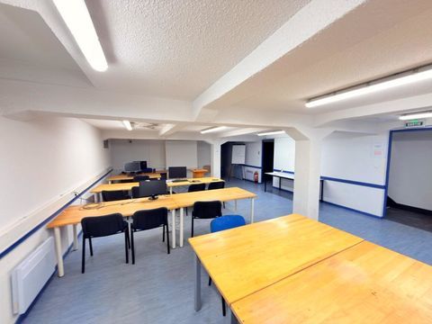 Commerces 8 pi&egrave;ces / 320 m&sup2; / 265 000 EUR / ALBI 265000 81000 Albi