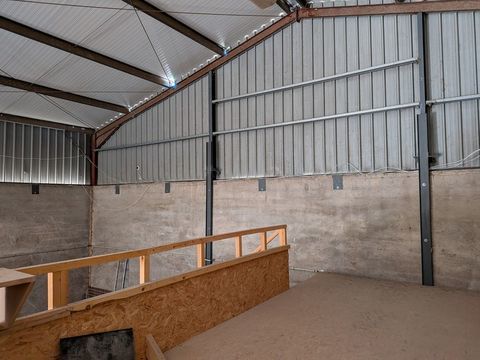 DEPOT A LOUER A GONFARON 2677 83590 Gonfaron