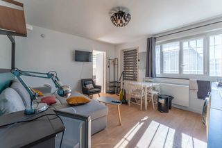  Propri�t�/ch�teau � vendre 8 pi�ces 220 m�