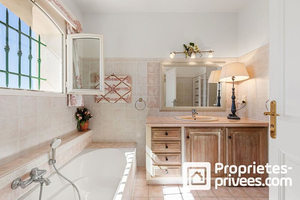 � vendre  Villa Peymeinade (06530)