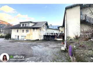  Immeuble � vendre 15 + pi�ces 1700 m�