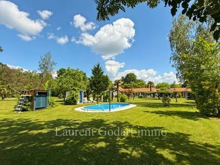  Maison � vendre 10 pi�ces 250 m�