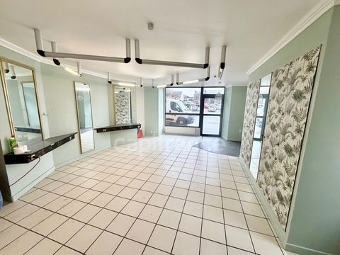 EXCLUSIVIT&Eacute; - Local/bureau de 70m2 &agrave; vendre CARHAIX-PLOUGUER (29) 129900 29270 Carhaix plouguer