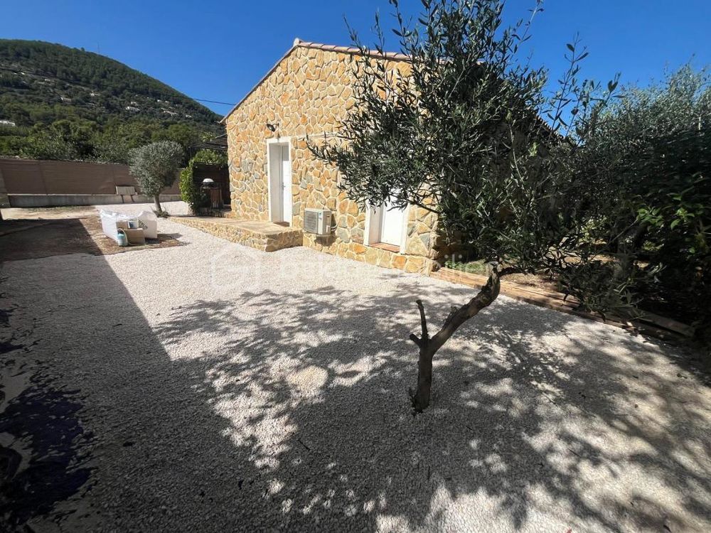 � vendre  Maison Solli�s-Pont (83210)