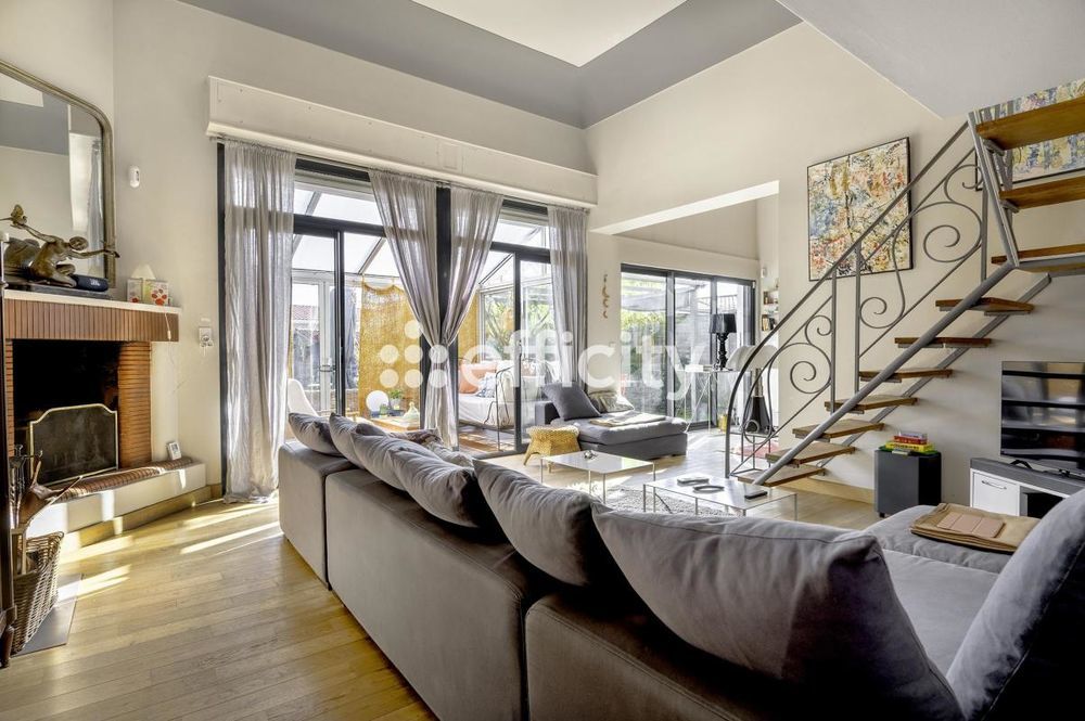 � vendre  Villa Bruges (33520)