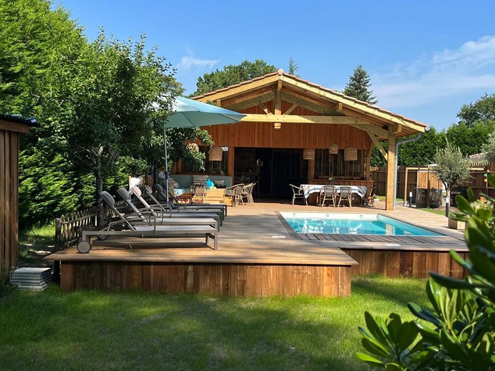 � vendre  Propri�t�/ch�teau Saint-Julien-en-Born (40170)