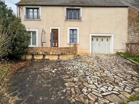  Maison de 4 pi�ces de 150 m� � Sill�-le-Guillaume Maison - 4 pi�ce(s) - 150 m�
