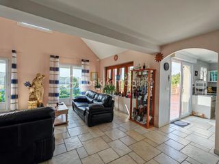  Maison � vendre 8 pi�ces 269 m�