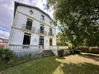  Propri�t�/ch�teau � vendre 12 pi�ces 298 m�