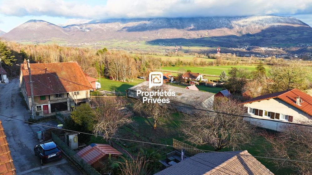 � vendre  Maison Valserh�ne (01200)