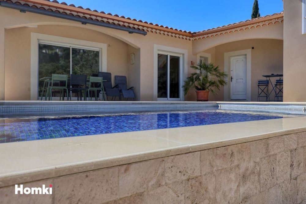 � vendre  Villa La Cadi�re-d'Azur (83740)