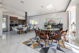  Propri�t�/ch�teau � vendre 8 pi�ces 364 m�