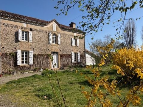   Proche PLAISANCE DU GERS (32), BELLE MAISON XIX, 200m2 dont 140 habitables, sur jardin clos de murs et de haies de 1600m2 Maison - 5 pi�ce(s) - 140 m�