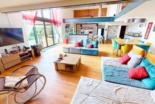  Propri�t�/ch�teau � vendre 8 pi�ces 256 m�