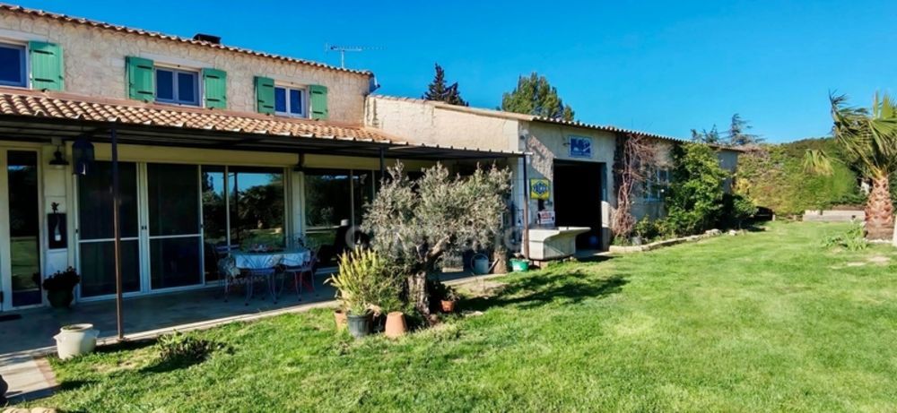 � vendre  Propri�t�/ch�teau Arles (13200)